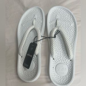 Brand new Allbirds sandles.